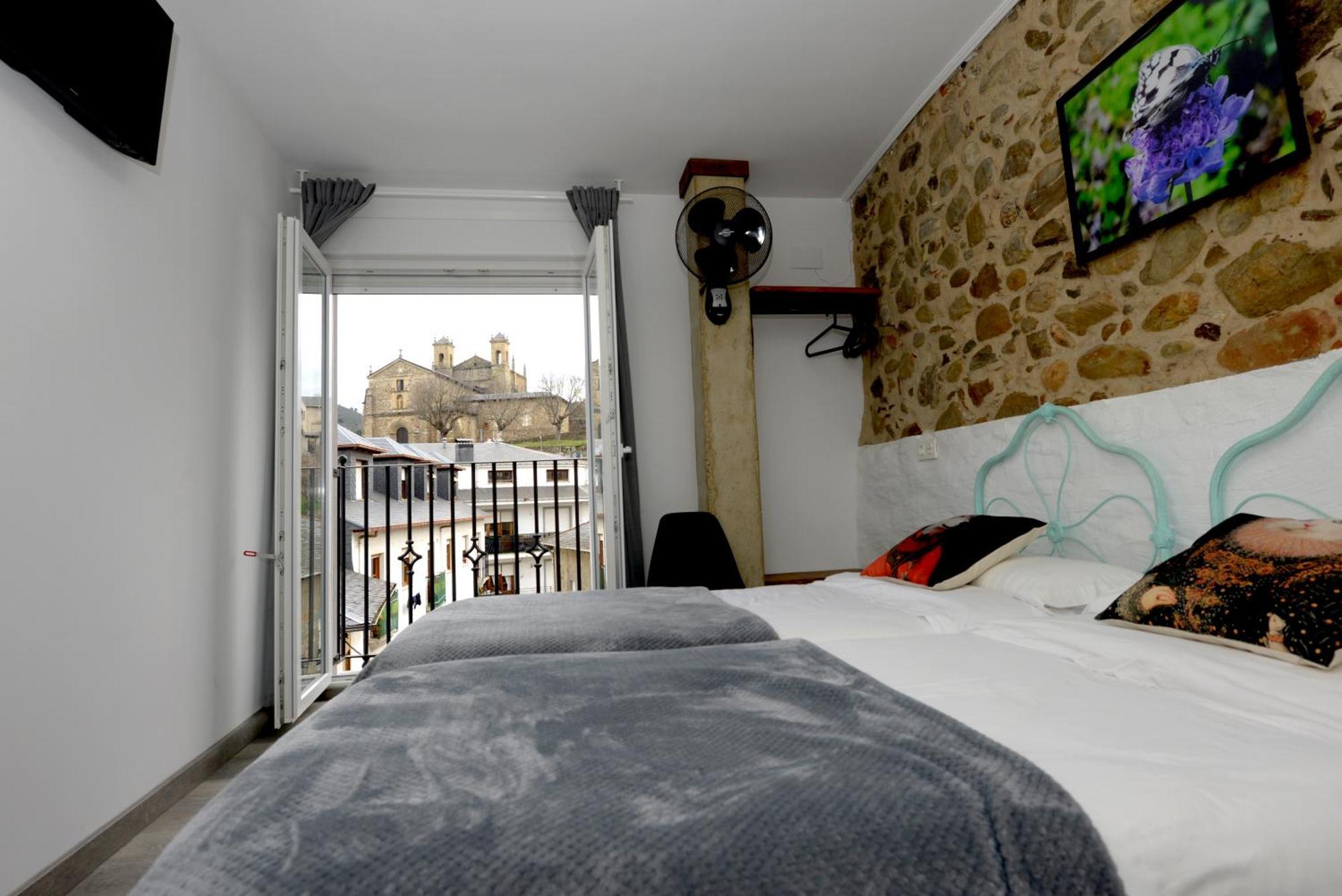 Hostel El Campano Villafranca Del Bierzo Eksteriør bilde